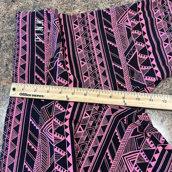 Pink Victorias Secret Leggings Size Large Geometric Print Black/Pink High Rise - Picture 13 of 13